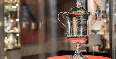 Bari, la Mitropa Cup scomparsa: l'originale � in Bosnia, ma la copia che fine ha fatto?